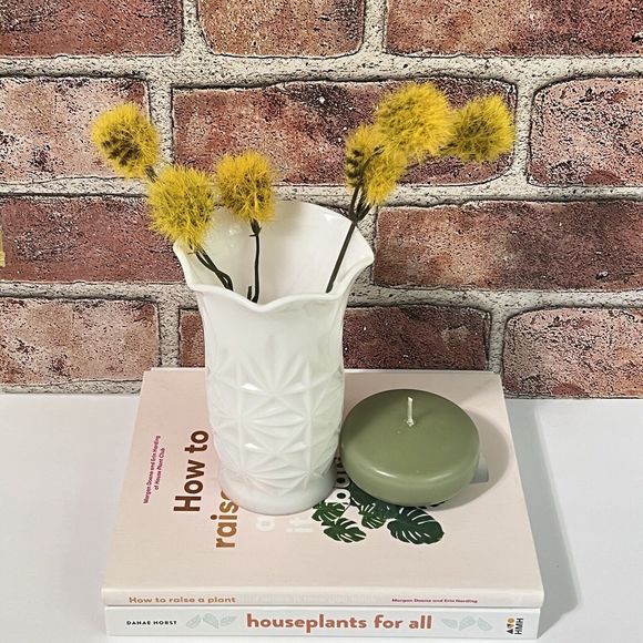 Vintage Milk Glass Bud Vase White Ruffled Fire King Interior Decor Home Accent - Picture 4 of 16